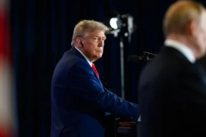 Svetový newsfilter: EÚ nahnevala Ukrajinu, Trump môže ešte viac pomôcť Putinovi