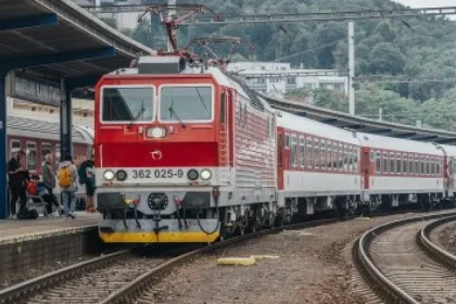 Vo vlakoch začínajú polovičné zľavy, ZSSK sa obáva výluk i jelenej ruje