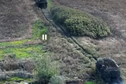 1691. deň: Nový pokus dostať ťažkú techniku na front. Bradley odhalil chybu máp