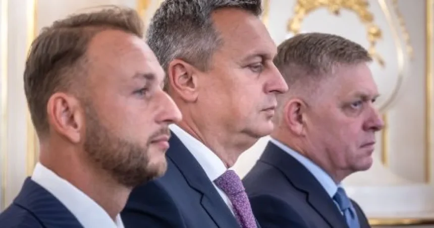 Dá sa koaličná zmluva porušiť ústavne dovolenými postupmi a úkonmi koaličných politikov?