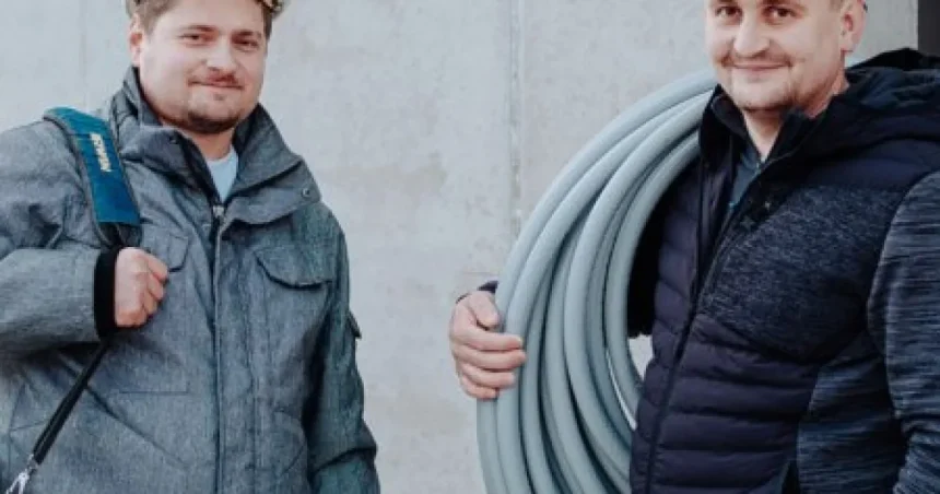 Elektrikárov posielali do Nemecka, teraz krachujú. Majiteľ má inú firmu