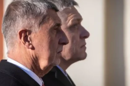 Fico a SIS rusko zľahčujú, Babiš po stretnutí s CIA hovorí o dvoch brigádach