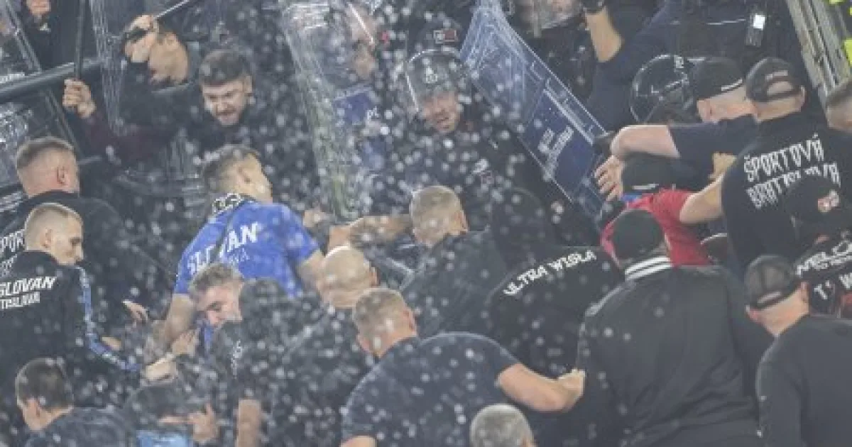 Kmotrík zvažoval koniec v Slovane pre fanúšikov. Bitka v Ríme môže mať následky