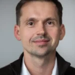Manažér šurianskej baterkárne: Technológie sa už montujú a pripravujú na prevoz