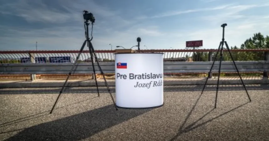 Na Rážovej kampani pracoval aj Babišov marketér, Vallo si robí žarty z otvárača