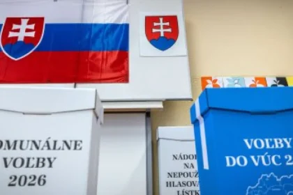 Petržalka: vyplnený lístok aj dva lístky na primátora, voliči hlásili incidenty