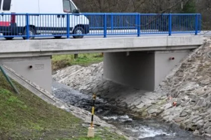 Pred voľbami cítiť asfalt všade. Prečo sa stav mostov nezlepšuje?