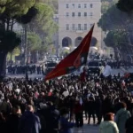 Rama už nemá čo ponúknuť, tvrdí novinár o protestoch v Albánsku