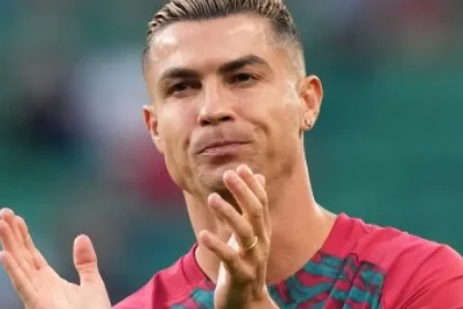 Ronaldo stráca dôstojnosť, kontrast s Messim rastie