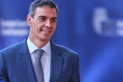 Španielsko čakajú predčasné voľby. Sánchez vsadil na bývanie a riskuje krajnú pravicu