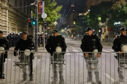 Srbi volili v rekordnom počte, čo nahráva opozícii