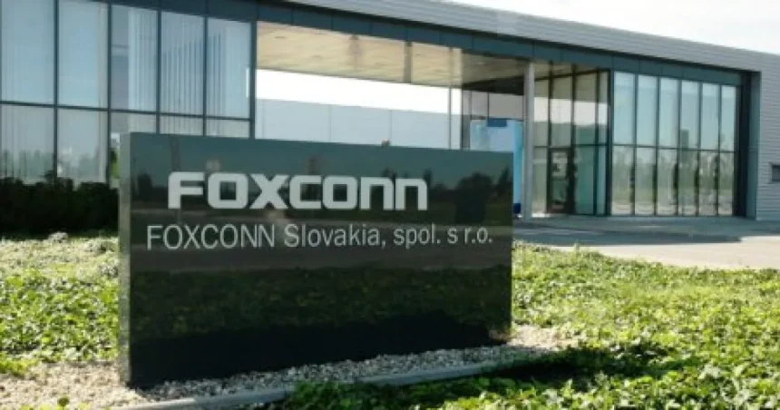 Štát podporí malé obchody, Foxconn ožíva, J&T ide do lekární