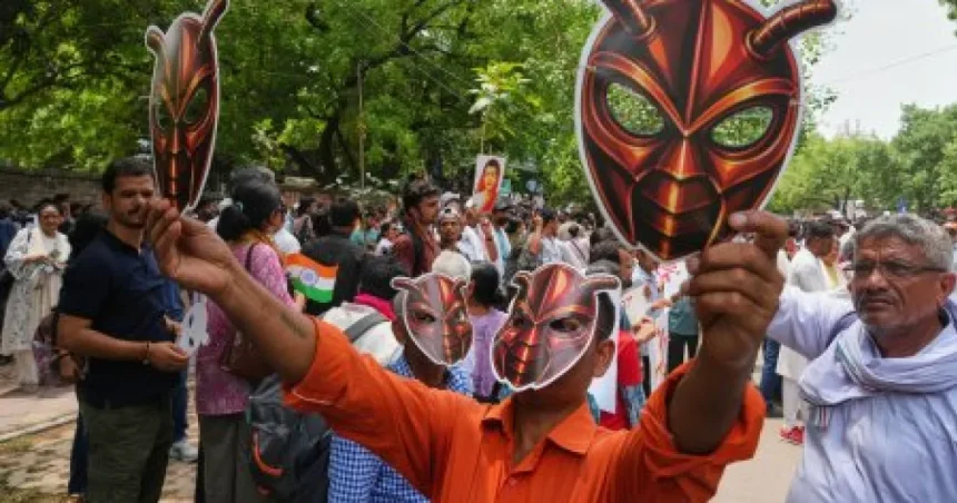 Švábske protesty opäť v uliciach. India rieši, kto bude môcť voliť