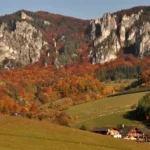 Turistický basecamp: Planiny Slovenského krasu, lúky a skalné vyhliadky Súľovských vrchov