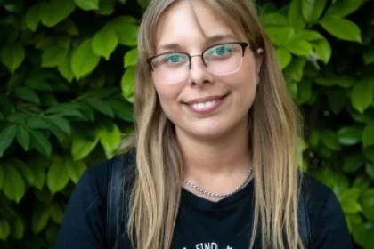 Vučić sľuboval lietajúce autá, nemáme ani pitnú vodu, hovorí Slovenka kandidujúca v Srbsku