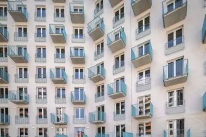 Vysťahovanie neplatičov bude ľahšie, rast nájmov sa obmedzí