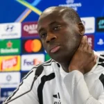 Yaya Touré čelí tlaku, no výpadmi voči novinárom si nepomôže