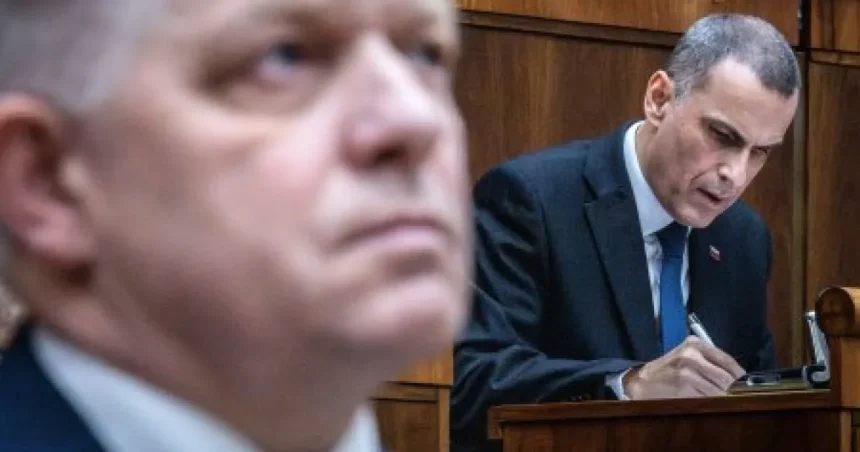 Žilinka opäť otvoril kauzu darovania stíhačiek, ktorá Ficovi veľmi leží na srdci